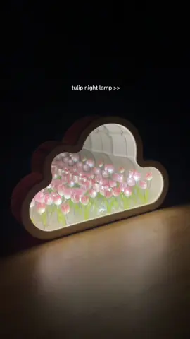 field of tulips 🌷 #tulipnightlamp #mirrortuliplamp #cloudmirror #cloudmirrortuliplamp #giftidea #giftforgirlfriend 