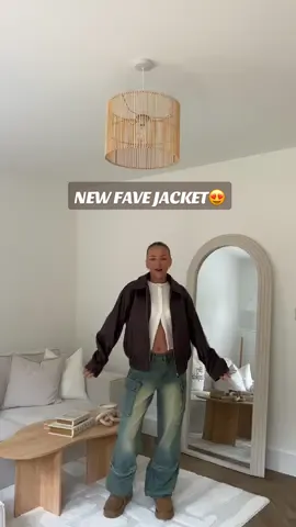 This jacket stop itttt 🍇#autumnfashion #autumnoutfits #winterfashion #winteroutfit 