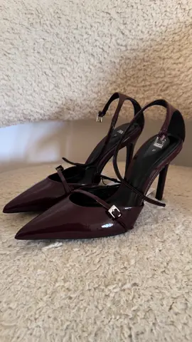 Burgundy heels are definitely my fav 🤎 @ZARA 🔎 1203/410 #zara #escarpins #heels #burgundyheels #burgundyoutfit #mode #haul #zarahaul 