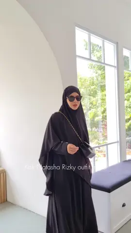 Masya Allah, kak @NatashaRizky93 looks stunning with khadijah set in black 🖤 #alurcerita #alurstorytellers #OOTD #abaya #abayastyle 