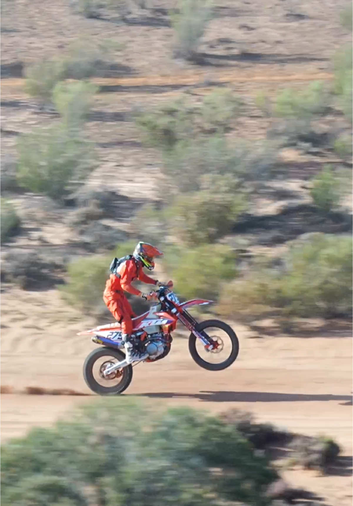 🔥🚁🎥 #ktm #fypシ #foryoupage #desert #race #offroad #mx #motocross #xyzbca #JAedits #youtube #sendit #trending #fyp #500 