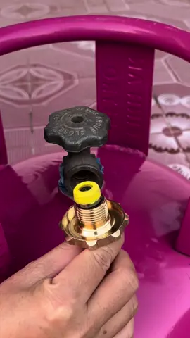 Cách sử dụng dây chiết ga sang bình ga mini #binhdun #huongdan #napga #giadung #tienich #thinhhanh 