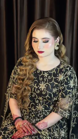 #signature makeup🌹 : : : : : : : : : : : : #signature #makeup #party #dulhan #pakibride #pakistaniwedding #partymakeup #msmakeupstudioandsp #followme #viraltiktok #viralmakeup #fyp #❤️ 