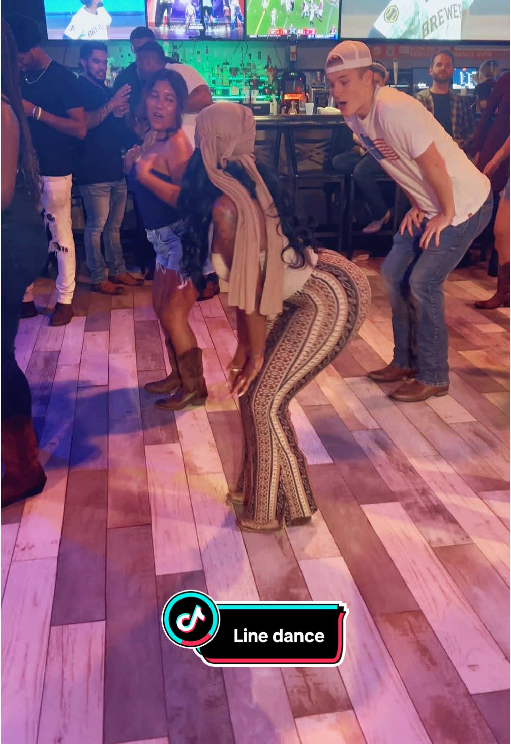HAPPY FRIDAY 💕 …. Get in we’re going line dancing 🤭#fypシ #fypviralシ #linedancing #xyzbcafypシ #for #foryoupageofficiall 
