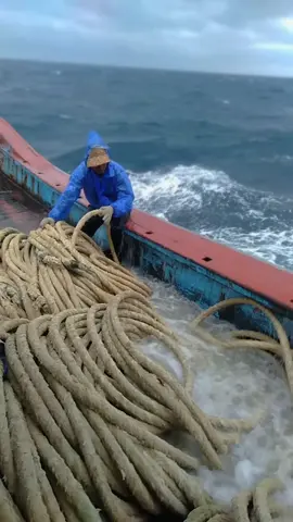 Taqabbalallahu minna wa minkum taqabbal ya karim #nelayantiktok #fyp #fypシ゚viral #nelayanjuwanapati #cantrangjuwana #cantrangrembang #cantrangjuwanapati #pejuangrupiah #kapaljuwana #nelayanlautdalam #gelombang #ombakbesar #cantrangfliserr 
