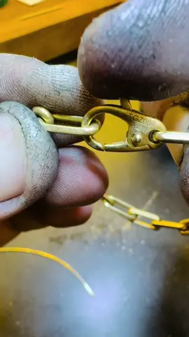 Rregullim profesional i çelesit Cartier org 18kt. #jewelrymaking #jewelry #jewellery#cartier #bracelets #viral #popular #trending #trend #laser #laserengraving #jewelrybusiness #ring #repair #jewelryrepair #fix #foryou #foryoupage #foru #luxury #fyp #jewelrytips #longervideos #shopping #hiddengem #education #hot #educational #fire #fashion #LearnOnTikTok #tiktok #tiktokviral #fashiontiktok #diamonds #albania #kosovo #prishtina #tirana #goldsmith #professional #size#gold#prizren #peja #ferizaj #mitrovica #gjilan #gjakova 
