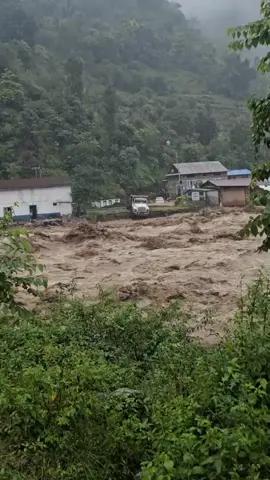 #moment #scary #mothernature #disaster #flood 