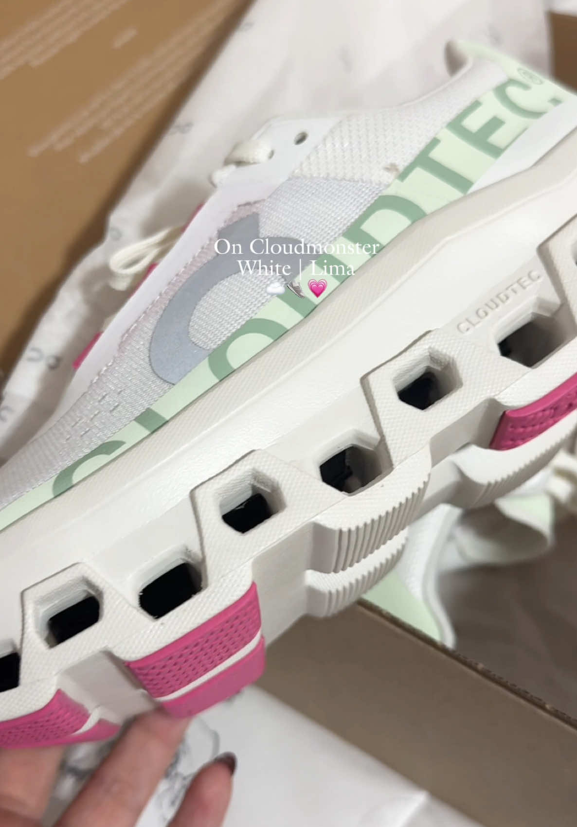 Finally my first On ☁️🩷 #cloudmonster #oncloud  #runningshoes #runtok #oncloudrunning #fyp #whitelima 