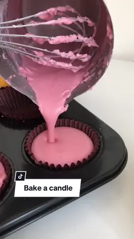 Candle Making 🧁   Bake a candle with 🍋 + 💧+ NaHCO3   . #candlemaking #candles  #candletok #dessertcandles 