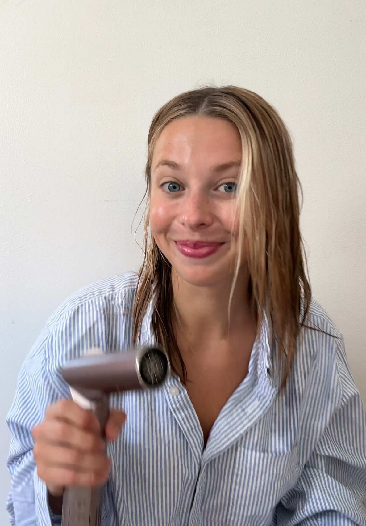 #SponsoredBySharkBeauty  Who doesn’t love saving time and still looking fab? ✨ @Shark Beauty #SharkFlexFusion