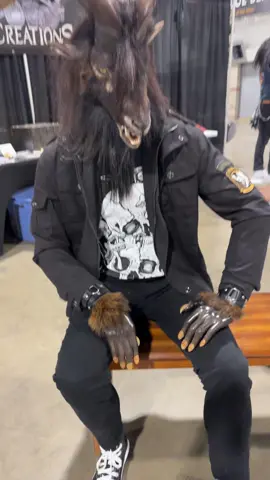 YES i am high maintenance 💅 @Lee Duckworth511  #odditiesandcuriosities #oddities #goth #gothic #taxidermy 