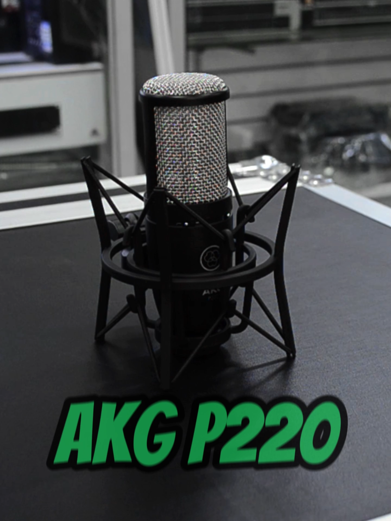 🔥🎤AKG P220 Microfono de Condensador de Diafragma Grande🎤🔥 #akg #akg220 #microfonodecondensador #arequipa #peru