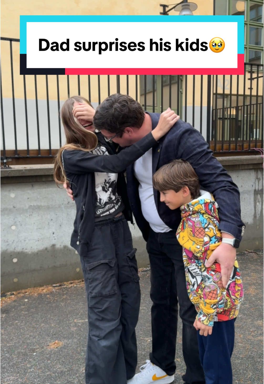 This made my day #fyp #foryou #foryoupage #ukraine #surprise #father #children #loveyou #tiktokviral #viraltiktok #explorepage #viralvideo #motivation #reunion #kids 