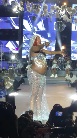 Sheebah Karungi live on stagw at Neyanziza Concert #bricepromotionz 