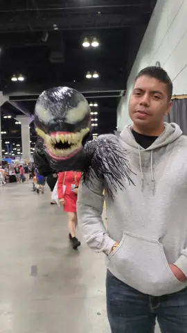 #lacomiccon #lacomicon #comiccon #comicon #comicconla #losangeles #venom #cosplay 