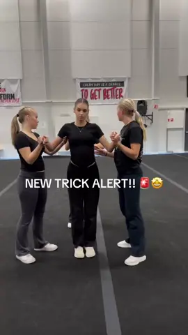Try this with your team! 🤩 | Workshopped with BCM choreographers Troy + Marisa Corrales | Book your next workshop or choreographer at BreChoreography.com! ✨ #danceteam #dancestudio #choreographer 
