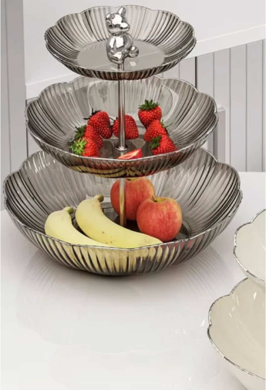 Ini Dia Rak Kue Tingkat Dengan Desian yang Menggemaskan, Hadir dari Material Yang Sudah Food Grade Serta Kokoh, Rak Kue Ringkat Ini Cocok Banget untuk Kamu Letakkan Di Meja Makan, Ataupun Untuk Menyajikan Snack Pada Tamu mu, Yuk Order di Keranjang Kuning Atas😍‼️#fyp #homedecor #indonesia #banjarbaru #homedecorindonesia #homedecorbanjarbaru #homedecorbanjarmasin #utensil #dapur #aesthetic 