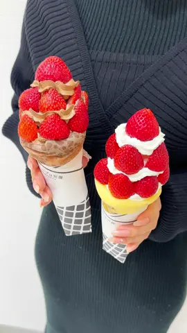 苺がたっぷりのったチョコイチゴクレープ🍓🍫 　 📍福岡 / 博多 【店舗】クレープは別腹 【時間】10:00〜21:00 【定休】不定休 　 #福岡グルメ #japanesefood