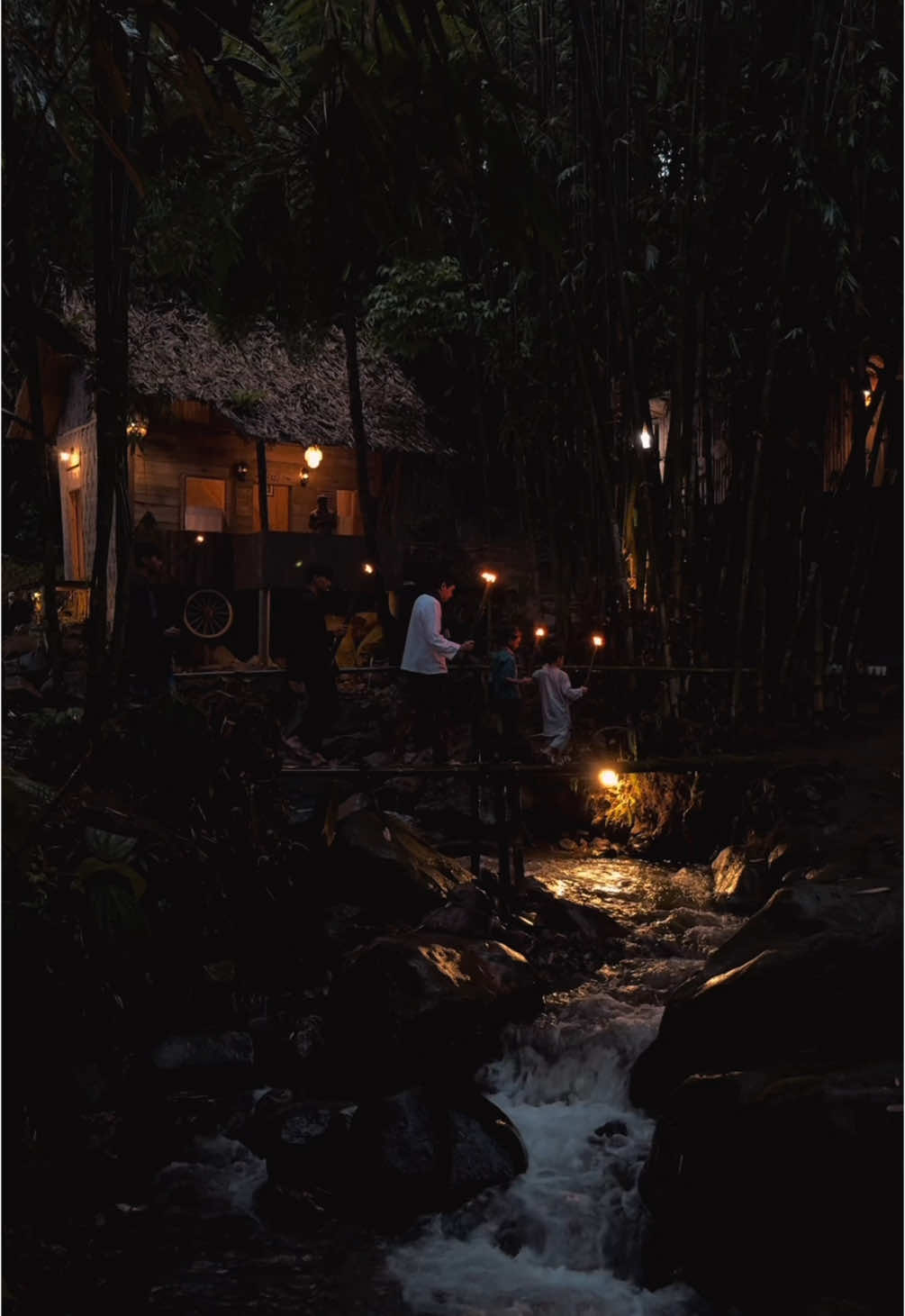 Kenangan masa kecil berangkat ngaji pake obor sungguh moment yang menjadi kenangan terindah Sikabu Kabupaten 50 Kota #sikabu #sumbar #sumbarrancak #rancakbana #canduraun #hiddengems #jadul #sholawat #sholawattahrim 