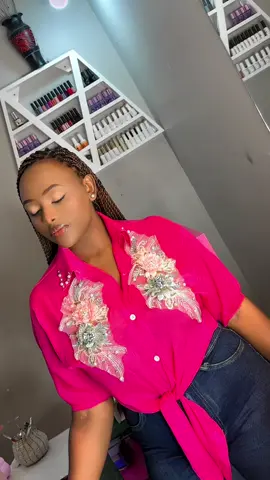 Glam by Kemy, located Ntinda near traffic lights at Trade Center Mall.❤️shes the best guys,for Weddings, introductions, birthdays, dinners,etc… y’all need visit her. Thanks#viral @kemy enid Makeup artist 