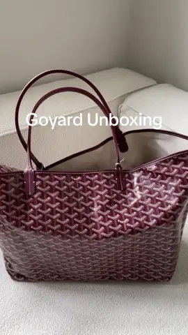 The perfect colour for autumn/winter, I love it🥹 #goyard #saintlouis #goyardbag #totebag #haultok #goyardstlouis #goyardtote #burgundy #fallcolors#autumnvibes#autumnaesthetic#autumnoutfits #unboxingvideo#unboxwithme 