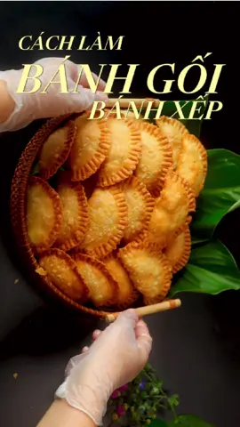 Nguyên Liệu:  BỘT BÁNH  - 500g bột mì đa dụng hoặc bột mì số 8 - 50g bột gạo và 50g bột nếp - 100g bơ lạt (hoặc bơ mặm) - 250ml nước - 4g muối và 10g đường  Lưu ý: Không nên chỉ dùng mỗi bột mì bánh sẽ bị dai cứng. Nên kết hợp bột mì với bột gạo và bột nếp bánh xốp ngon và để nguội bánh không bị dai cứng.  NHÂN BÁNH - 150g thịt heo xay  - 100g củ sắn  - 50g cà rốt - 50g bún tàu - Hành lá, hành tím, tiêu  Gia vị nêm : ½ muỗng cafe muối (2g), ½ muỗng cafe hạt nêm (2g), ½ muỗng cafe đường (2g) , ½ muỗng cafe dầu hào (4g), ½ muỗng cafe tiêu (2g), 1/4 muỗng cafe bột ngọt (1g) #banhgoi #banhxep #monchayvietnam #co2phuong #nauancungtiktok #monanvietnam #asmrvideo #vietnamesefood 