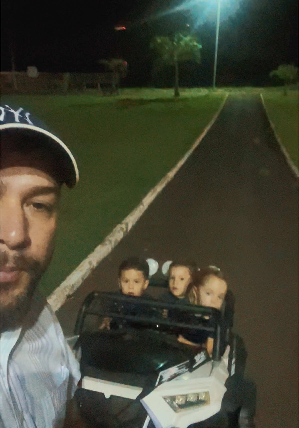 Pedala papai kkkkkkk #humor #trigemeosdoparaiso #deciovitoriaedante #humorbrasileiro #baby #papai #comedia