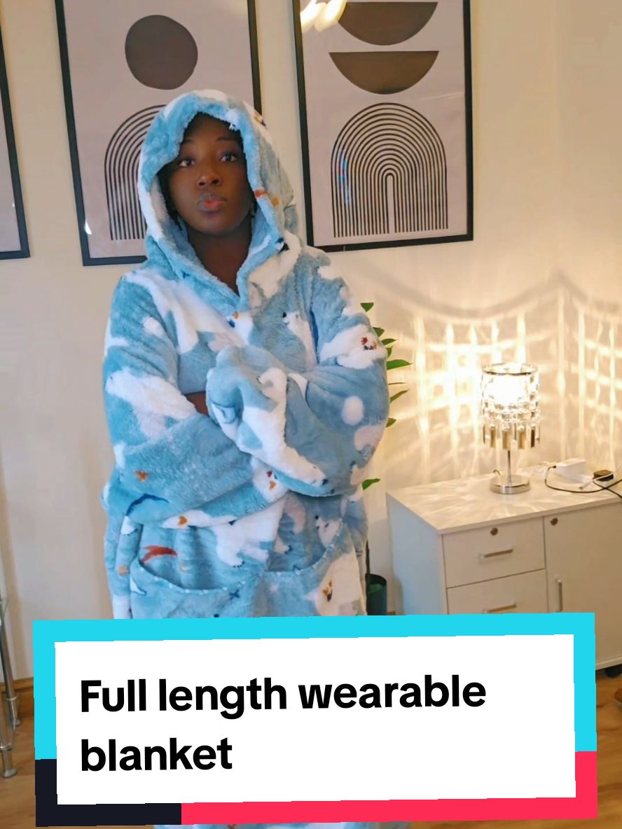 This wearable hoodie blanket will come in handy for school runs on those freezing cold days.Click on the yellow shopping cart to get yours.#wearableblanket #wintervibes #dealdrops #cozy #snuggie #gift #christmas #bedtime #autumn 