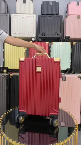 Vali có thể nhiều kiểu dáng nhưng nhất định không nên bỏ lỡ mẫu vali mang trọn sự đẳng cấp sang trọng này #nbvali #valikhungnhom #xuhuongtiktok #travel 