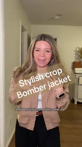 Es crop y super estilosa, amo todos los colores que tienen! La necesito en negro también . I love the cut of this jacket it’s perfect!! #jacket #cropjacket #outfit #stylish #tiktokfinds 