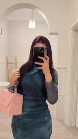 وحشتوني شرايكم بالميكب 🥺🥺🥺؟💕بنااات اللي ما جربوا العطر والباودر وش تنتظرون !!!😫😫😫😫يجننننًوووون انثوي مرا #لافيرن 