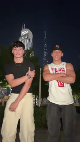 Os gustan las vistas?? // @llanos🖤 