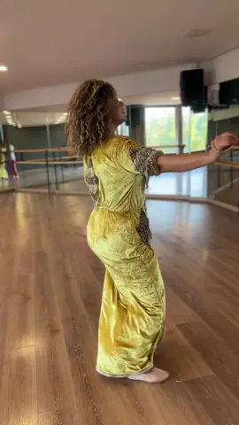 سهرة الليلة مع coachhanane #chaabi #caftanmarocain #rabat #casablanca #temara #france  🧸❤️#rypシ #chaabi #cha3bimaroc🎧🎻🥁🎧 #cha3binayda #cha3bimaroc🎧🎻🥁🎧💃💃 #ch3bii_nayd #ch3bi💃 #cha3bii_styl  #BellyDance #BellyDancer #Shimmy #BellyDanceLife #DanceIsLife #RaksSharqi #BellyDanceCommunity #MiddleEasternDance #DanceArt #dancefitness #souadhassan #nayda #chaabi_marocain