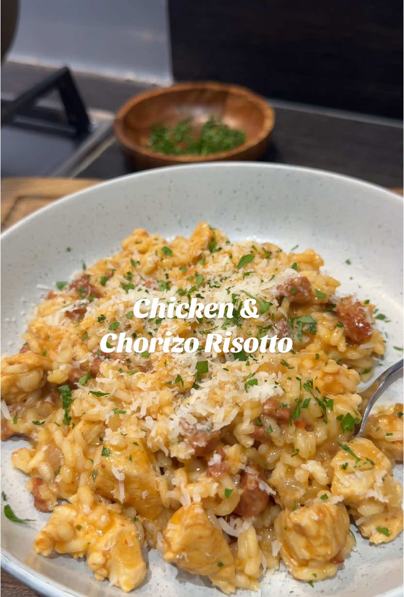 CHICKEN & CHORIZO RISOTTO  The easiest yummy one pan meal, i have so many meals and recipes like this available on my meal plans, the link for these are in my bio. There are over 500 guides with recipe cards, meal plans & shopping lists all available for you to choose from! Use code TIKTOK20 for 20% off your first two months #easydinnerideas #homecooking #weightlossjourney #healthydinnerideas #onepanmeal #onepotmeal #chickenandrice #chickenandchorizo #spicyrice #healthyeating #chickenandchorizorice #foodblogger #foodoptimising #risotto 