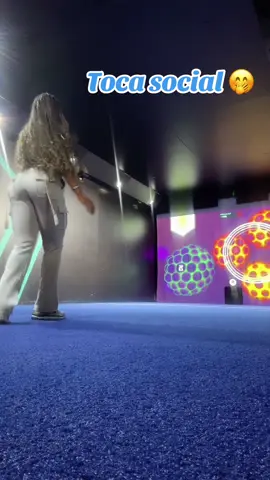 This was so fun!! And i think I could beat anyone 😌 #footballtiktok #fyp #tocasocial #football 