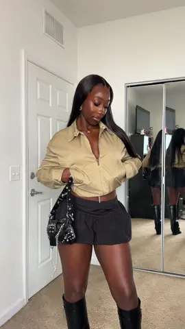 Which bag should i go with?👀 @prettylittlething jacket -CNJ4351 #classofplt #prettylittlethinghaul #blackcollegegirl #falloutfits #gdwm 