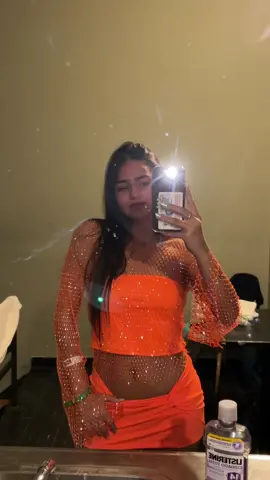 tu de otra city🤪#fluor #travelrock #brc#outfit 