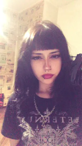 hola hoy no m siento linda pero para no dejar inactiva jajdjs