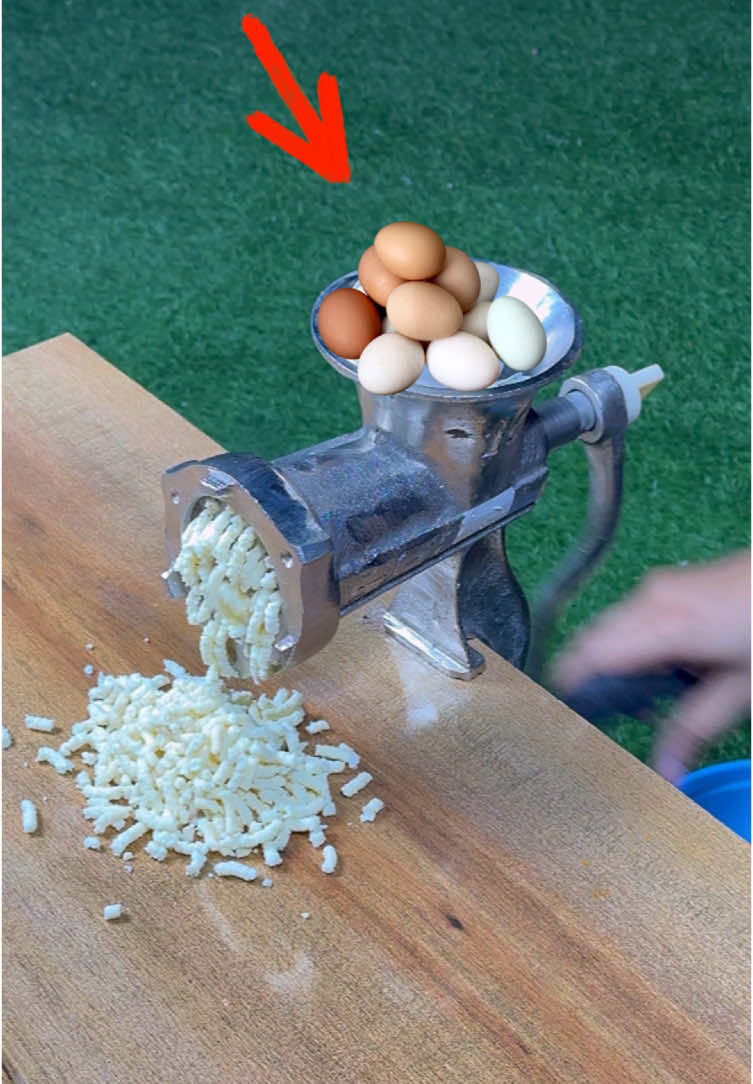 Eggs vs meat grinder 😱🥚 #satisfying #experiment #fyp #usatitkok