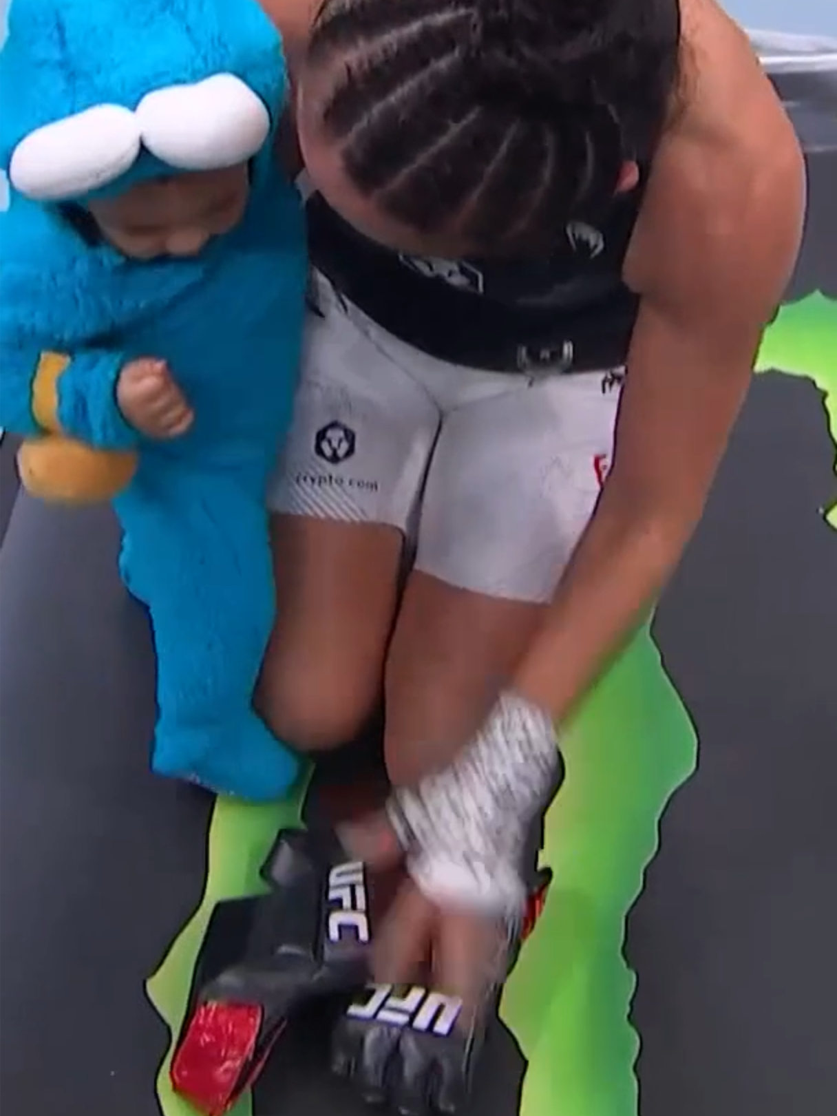 Thank you for everything Carla Esparza ❤️ Enjoy your retirement! #carlaesparza #UFC #mma