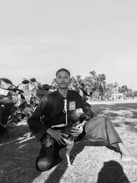 kita udah gk bersama lagi yaa? haha makasih ya udah rela berkorban demi sebuah gelar 