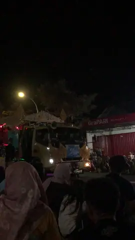 istimewa lek ronii @newrprofficial #dhaksinarganightcarnival #livemusic #soundsystemgunungkidul #karnaval #newrpr #masukberanda #soundsystemgunungkidul 