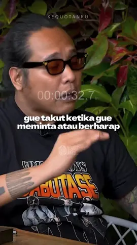 GOFAR HILMAN TIDAK PERNAH BERDOA MEMINTA #quote #quotes #gofar #gofarhilman #denny #dennysumargo #podcast #katakata #kata #sad #vibes #kutipan #doa #katabijak #curhat #curhatbangdennysumargo #cerita #cinta #kehidupan #hidup #katakatamotivasi #motivasi #sedih #sadvibes 