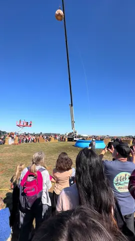 Droppin a huge pumpkin at the baumans harvest fest today was awesome #baumansharvestfest #pumpkinpatch #pumpkin #pinata 