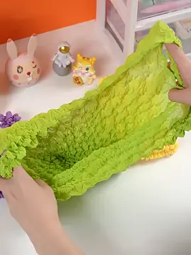 This magic shopping bag may be palm-sized, but it has an impressive capacity! It’s compact enough to fit in your pocket, making it the perfect essential for shopping trips. A must-have for all your shopping needs! #PocketSized #ShoppingEssential #MagicBag #EcoFriendly #MustHave #Portable #TrendingNow #FashionAccessory #ShoppingHacks #SpaceSaver