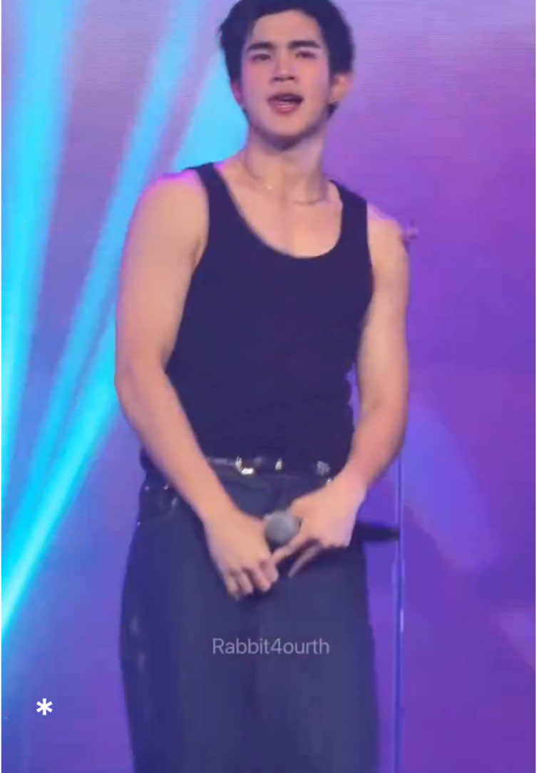 I like to see you dancing... very hot, very enjoyable.. #GMMTVMUSICONxCAMBODIA #nnfedit #pinterest #Fourthnattawat . Credit to the owners/as on vids