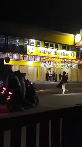 kejadian jam 12 malam di dadar beredar SMA lawan SMP Karawang #tauran #