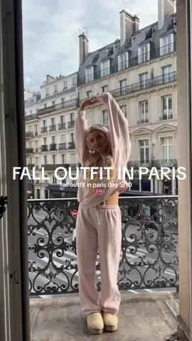 fall outfit in paris day 5/10 🍂🎀 #paris #parisfrance #girly #fallaesthetic #weekofoutfits #falloutfits #outfitinspo #parisoutfits 