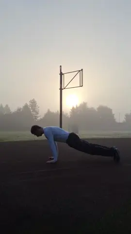 cold mornings ✨️ . . . #motivation #discipline #focus #winterarc #pushups #pushupseveryday #workoutvibes #workoutmotivation 