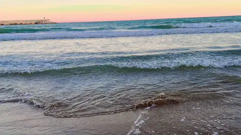 Forever a beach girl.  #sea#beach#mysafeplace#natural#peace#fancam